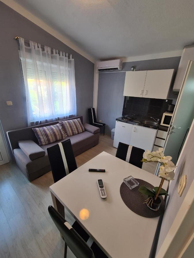 Apartments Lana - 30 M From The Sea Seline Exterior foto